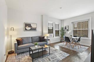 Sleek & Functional 2-Bedroom Apt - Hyde Park 405 - Chicago - 0