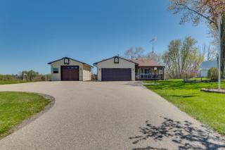 Prairie du Chien Home with Yard 3 Mi to River! - Prairie du Chien - 9