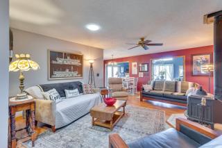 Prairie du Chien Home with Yard 3 Mi to River! - Prairie du Chien - 5