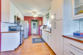 Prairie du Chien Home with Yard 3 Mi to River! - Prairie du Chien - 2