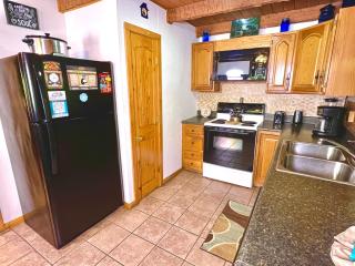 New Song Appalachian Chink Style Cabin - Sevierville - 1