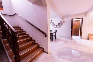 HomeAwayFromHome Villa - Lapaz - 3