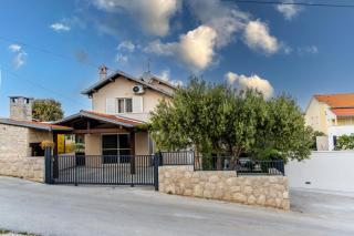 Holiday house with a swimming pool Pakostane, Biograd - 22480 - Pakoštane - 9