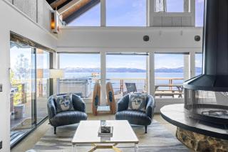 Towering Pines Lakefront - 3 BR w Hot Tub & Buoy - Tahoe City - 3