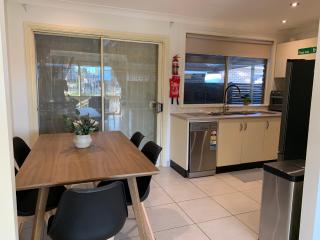 Big house 6 bedrooms , free parking - Fairfield - 6