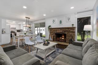 KING BED/Fresh Home/Seperate Big Screen Rooms/Park - Boise - 6