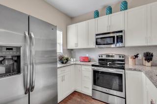 4 Bedrooms - 3 Bathrooms - Lucaya Village 15-101 - Orlando - 1