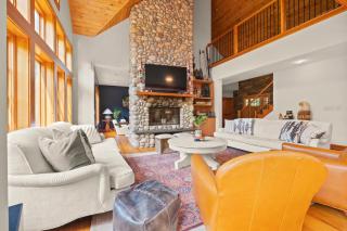Spacious Ski Haven Pool Table Grand Fireplace! - 2