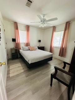 Feels like HOME escape, 1/2 Mile to beach - Gulfport - 3