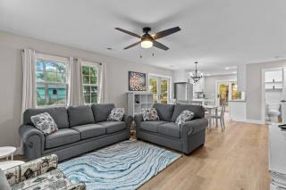 The Blue Wave Quiet & Cozy Beach Retreat - Oak Island - 0