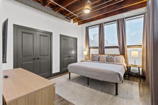 Riverfront Loft-Private Roof Deck-Parking-P204 - 4