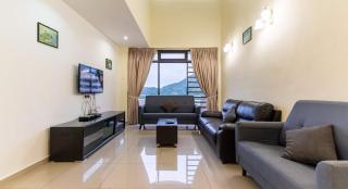 Batu Ferringhi Sea View Penthouse Resort Home - 3