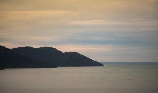 Batu Ferringhi Sea View Penthouse Resort Home - 8