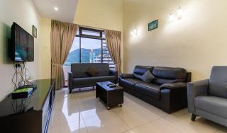 Batu Ferringhi Sea View Penthouse Resort Home - 2