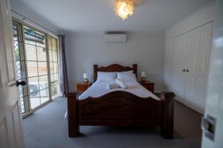 Urban Oasis Hideaway - 9