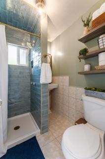 100-year-old Cozy Brick Cottage - 2