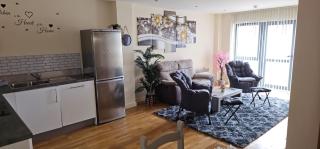 Spacious 2BDR Flat for 5 in City Centre - Liverpool - 5