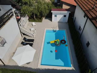 Villa Mina Kladovo, 5-Bedroom Villa with Pool for up to 12 People - Kladovo - 0