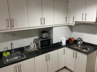 SEA 2-BR Unit with Free Parking near Mall of Asia - Manila - 7