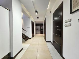 Dom z Basenem i Sauna Zewnętrzna - 6