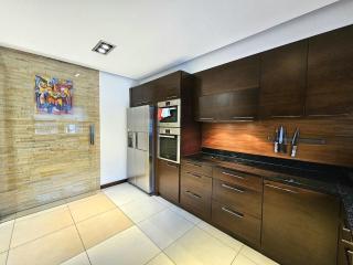 Dom z Basenem i Sauna Zewnętrzna - 7