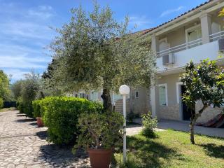 Alexandros Studios Apartments - Roda - 2