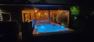 Ecolodge met jaccuzzi en warm zwembad in prachtige tuin met prive sauna Centrum Tilburg - Tilburgo - 0