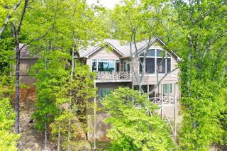 Chasing Chipmunks - Sweeping mountain views and community amenities - Jasper - 8