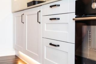 Stylish Apartment w/ Private Garden - Dog Friendly - Newport - 1