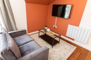 Stylish Loft Apartment with View - Newport - 4