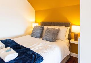 Stylish Loft Apartment with View - Newport - 9