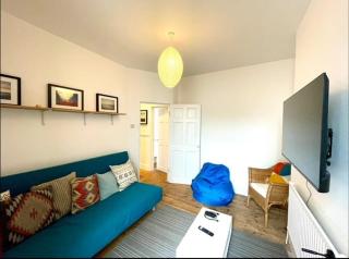 *Family Home in Mumbles. Close to the Beach* - 8