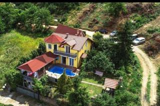 Yellow house - Novi Sad - 0