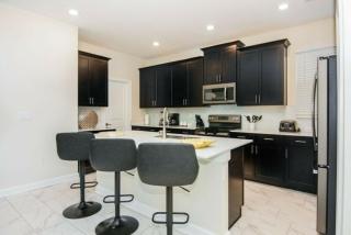 Last Minute Disney Getaway! Private Pool, Hot Tub & Games Room. Book Now! #29216 - Kissimmee - 1