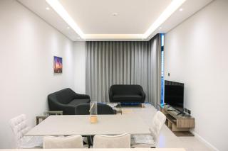 Luxurious New 1BR Apt Prime Jumeirah Garden City - Dubai - 5