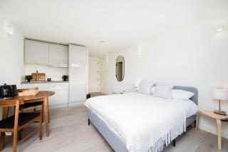 Studio Destination at 190 Northolt Road in Harrow - Harrow - 7