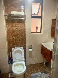 Kilimani Studio near Yaya Centre - Nairobi - 3