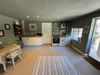 Charming one bedroom cottage - 6