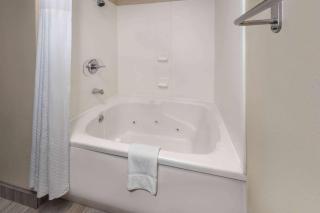 Super 8 by Wyndham Copley Akron - Copley - 2