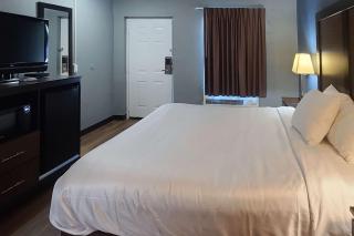 Econo Lodge - Forest City - 3