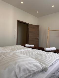 AMAO Obsidian - 120 m2 Business & Family Apartment - 3 Bedrooms - 8 Guests - King-Size Beds - 2