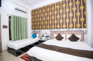 Shri Radhe Radhe Guest House In-front of Ram Janam Bhumi Main Gate Fully AC All Rooms - Ayodhya - 7