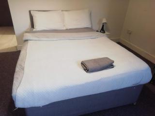 Green Lodge-Room-02 - 1