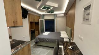 Luxury Semi Basement Apartment with Terrace - Athènes - 4
