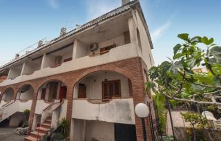 3 Bedroom Cozy Apartment In Scalea - 9