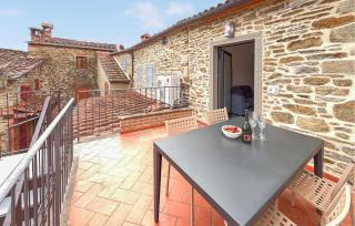 Amazing Apartment In Castel Focognano - Castel Focognano - 9