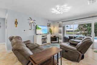 Gulf Access, Dock, Fish Station, Kayaks, Heated Pool - Villa Palm Tree Paradise - Roelens - Cape Coral - 2