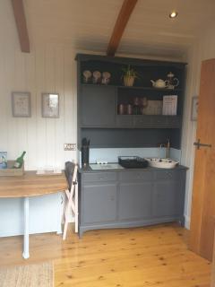 The Honeypot Shepherds Hut - 9