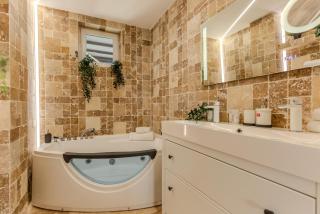 Luxury Penthouse - 2 BR Jacuzzi Apart near Grand Hotel at Universitate - 2