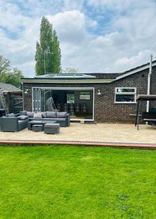 "Tranquil Village Hideaway Bungalow"near Kings Lynn - Kings Lynn - 2